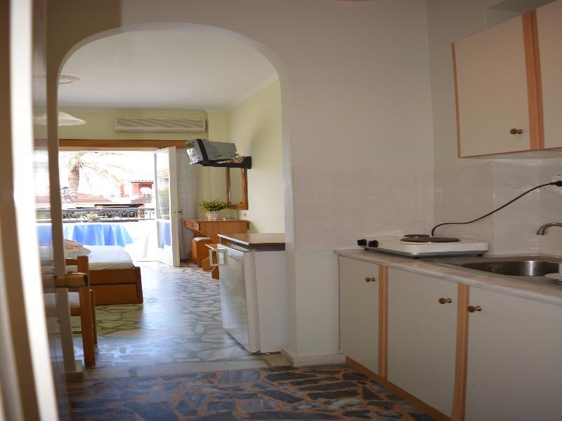 Montes Apartments & Studios Аликанас Экстерьер фото
