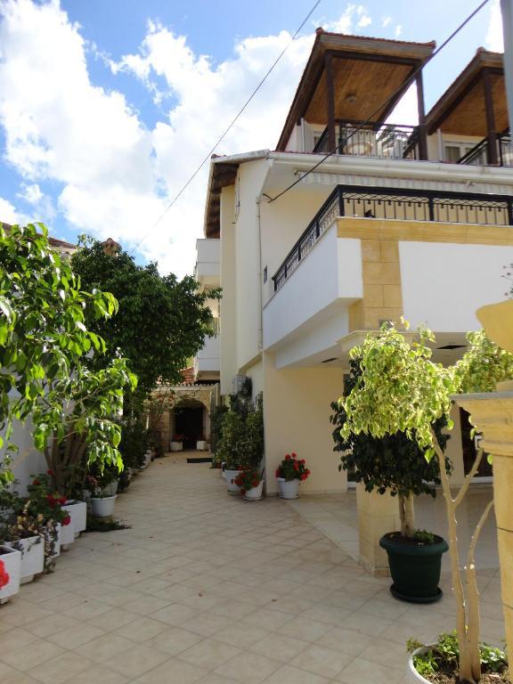 Montes Apartments & Studios Аликанас Экстерьер фото