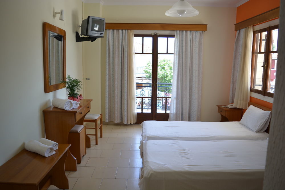 Montes Apartments & Studios Аликанас Экстерьер фото