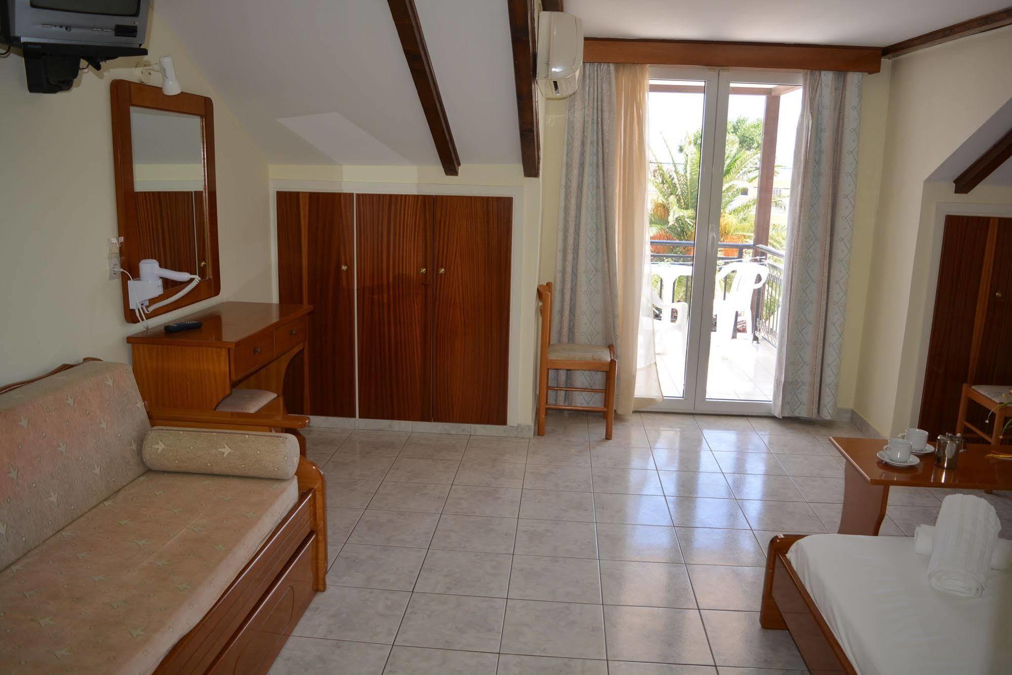 Montes Apartments & Studios Аликанас Экстерьер фото